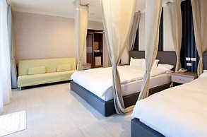 Lakeside Resort Hotel