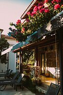 Vira Hotel & Suites