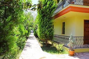 Vira Hotel & Suites
