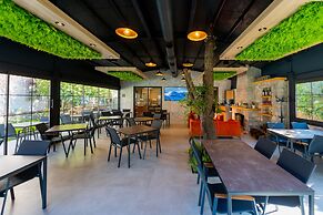 Vira Hotel & Suites