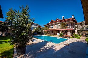 Vira Hotel & Suites
