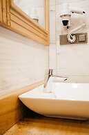 Vira Hotel & Suites