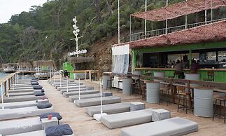 Vira Hotel & Suites