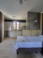 Vira Hotel & Suites