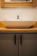 Vira Hotel & Suites