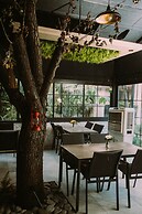 Vira Hotel & Suites