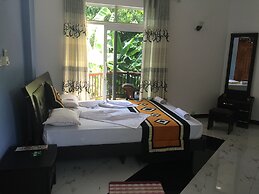 Hotel River Front