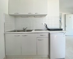 Blue Dolphin Studios & Apartment