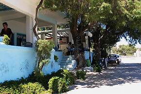 Blue Dolphin Studios & Apartment