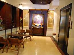 Rambuttri House