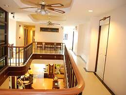 Rambuttri House