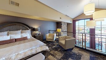 ClubHouse Hotel & Suites - Fargo