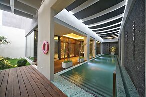 Han Guan Motel