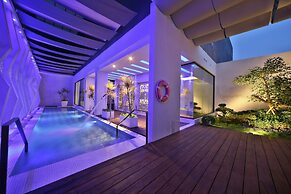 Han Guan Motel