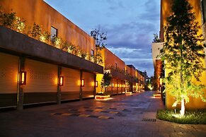 Han Guan Motel