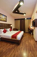 Akshaya Aura