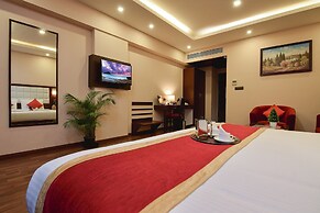 Akshaya Aura