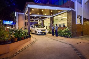 Akshaya Aura