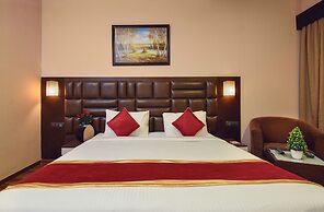 Akshaya Aura