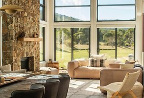 Oaks Lake Crackenback Resort