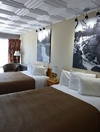 Catalina Motel