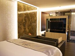 Refinement Motel