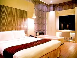 Moonshy Boutique Motel