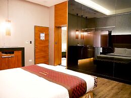 Moonshy Boutique Motel