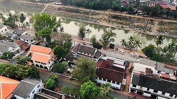 Ban Lakkham River View