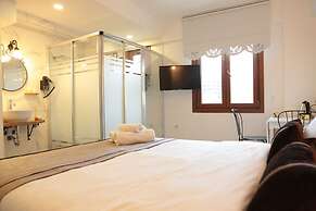 Oriella Hotel
