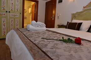 Oriella Hotel