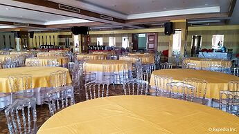 Newtown Plaza Hotel