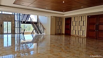 Newtown Plaza Hotel