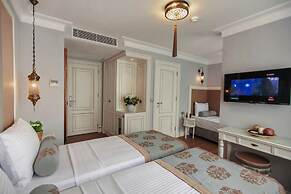 Raymond Blue Hotel