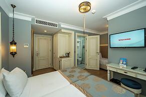 Raymond Blue Hotel