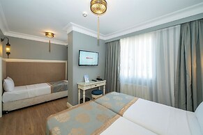 Raymond Blue Hotel