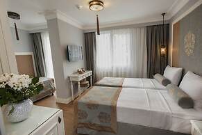 Raymond Blue Hotel
