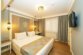 Raymond Blue Hotel