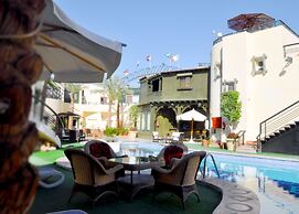 Naama Inn