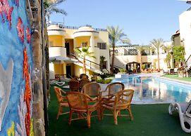 Naama Inn