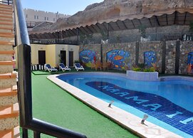 Naama Inn