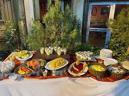 Naama Inn