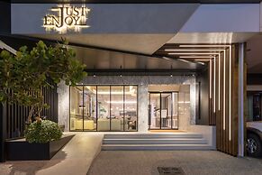 Just Enjoy Business Hotel