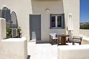 Tsakanos Home