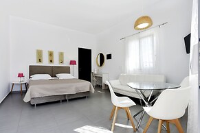 Tsakanos Home