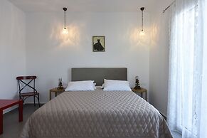 Tsakanos Home