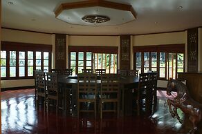Prince Edouard Apartment & Resort