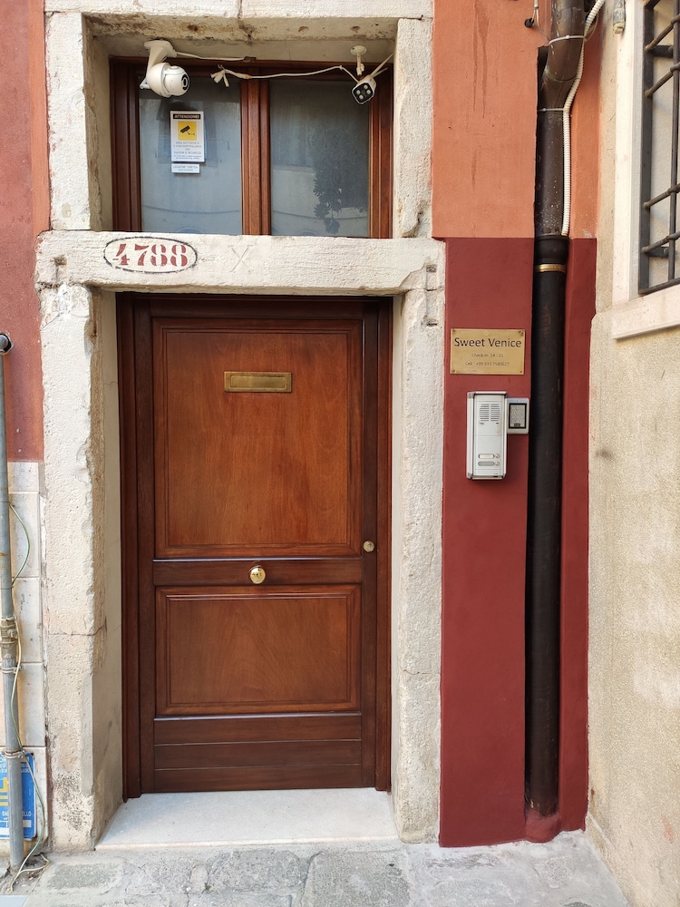 Sweet Venice - rooms & apartments