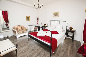 Prior Suites Split