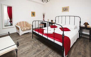 Prior Suites Split
